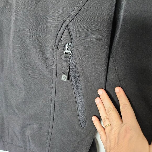 Tumi Tech Men's Black Jacket Full-Zip Multiple Pockets Softshell Size L - Picture 4 of 12